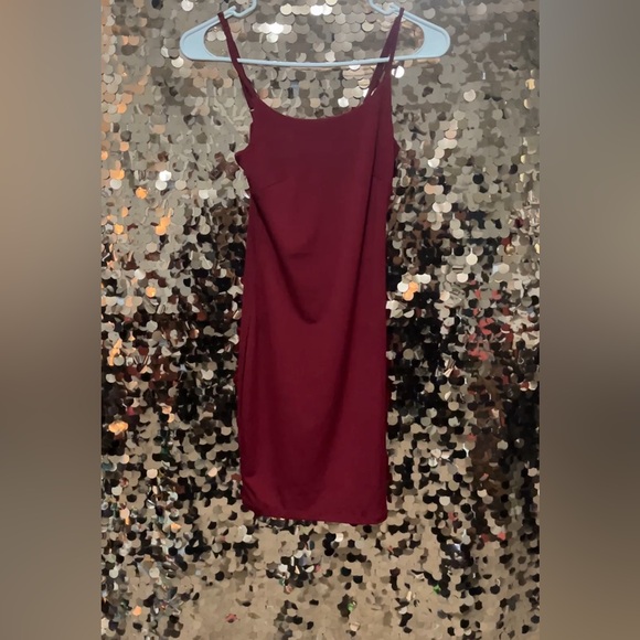 SMALL FASHION NOVA MAROON DRESS - Picture 2 of 2